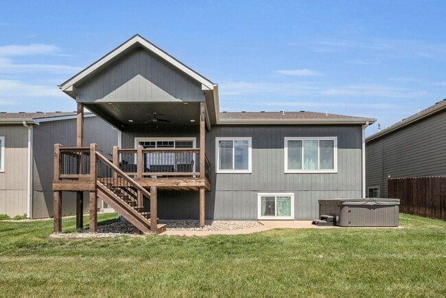 Building Photo - 6315 Rockaway Dr