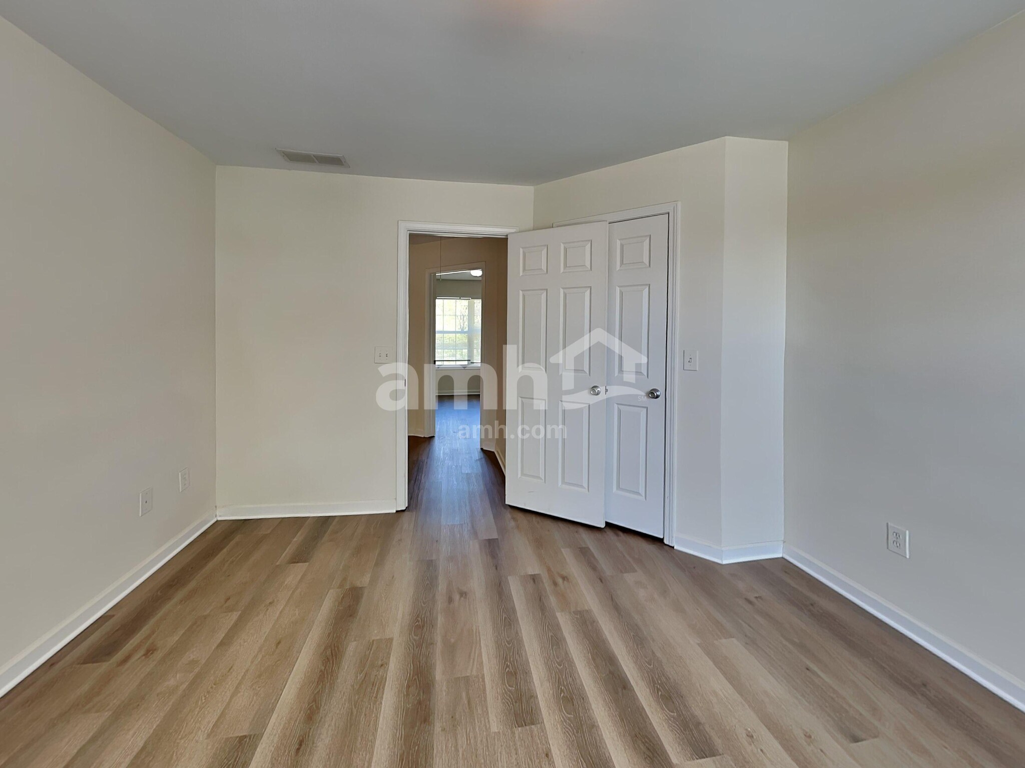 Building Photo - 35 Hampton Pl