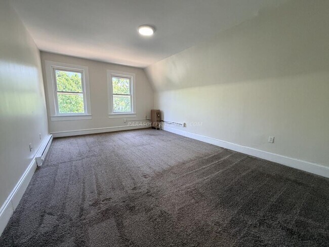 Building Photo - 919 Clay Ave