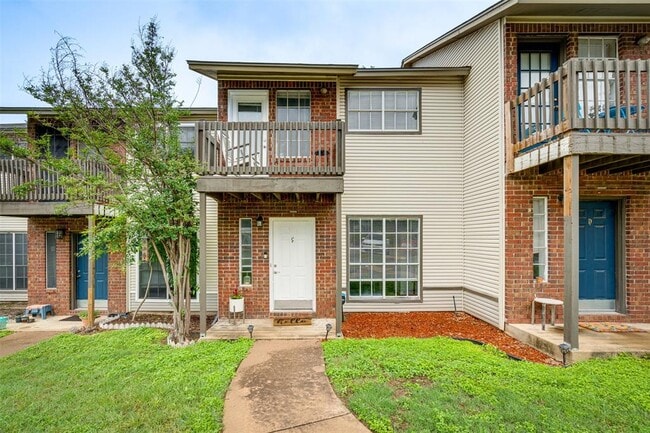 Building Photo - 1815 River Crossing Cir