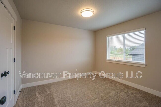 Building Photo - 2351 E Otter Lp