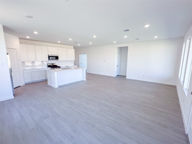 Building Photo - 28606 Bluebonnet Grotto Dr