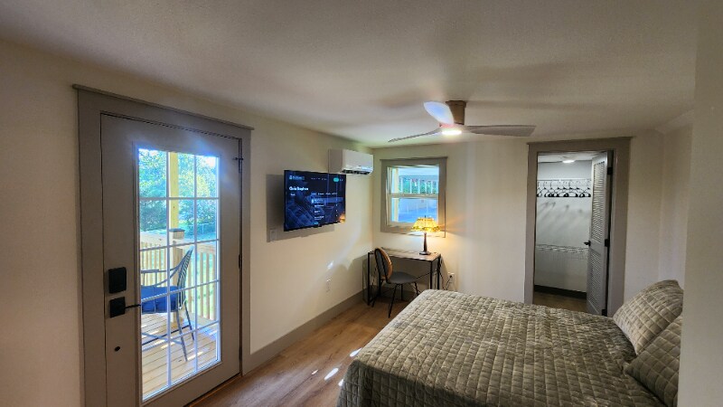 Building Photo - 1704 S Forest Dr