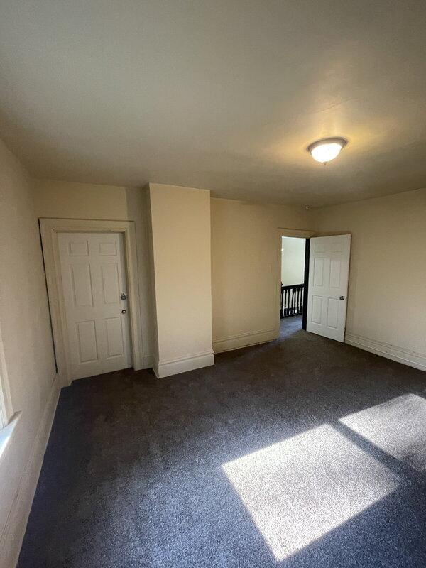 Building Photo - 1250 Blackadore Ave