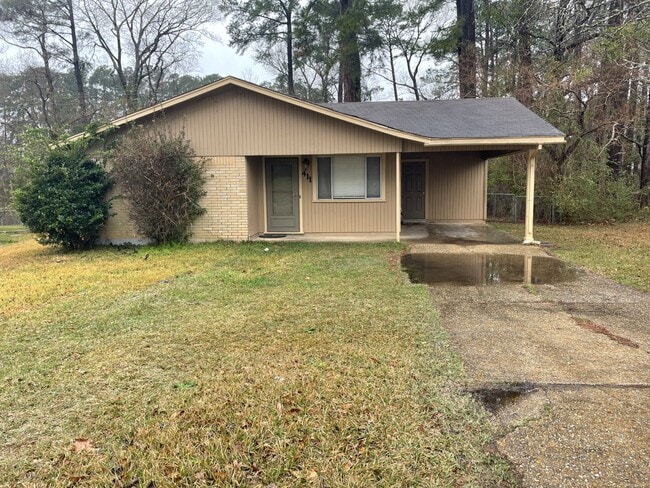 Primary Photo - 411 Hickory St