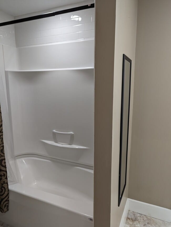 Building Photo - 837 W Stephenson St