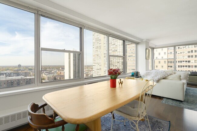 Building Photo - 3900 N Lake Shore Dr