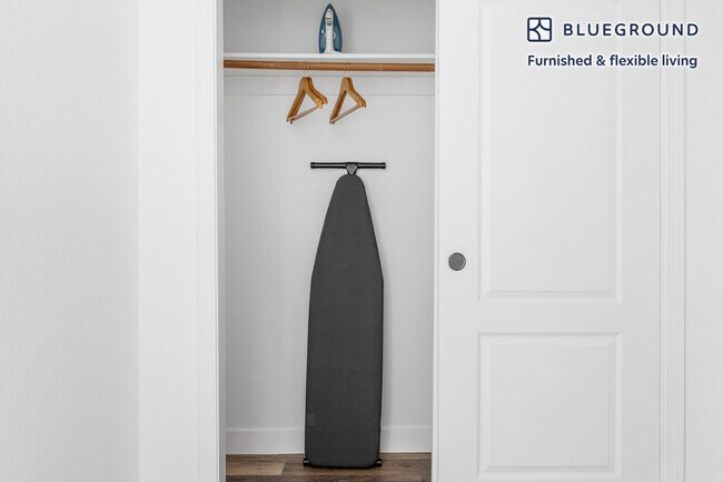 Building Photo - 3608 Flora Vista Ave