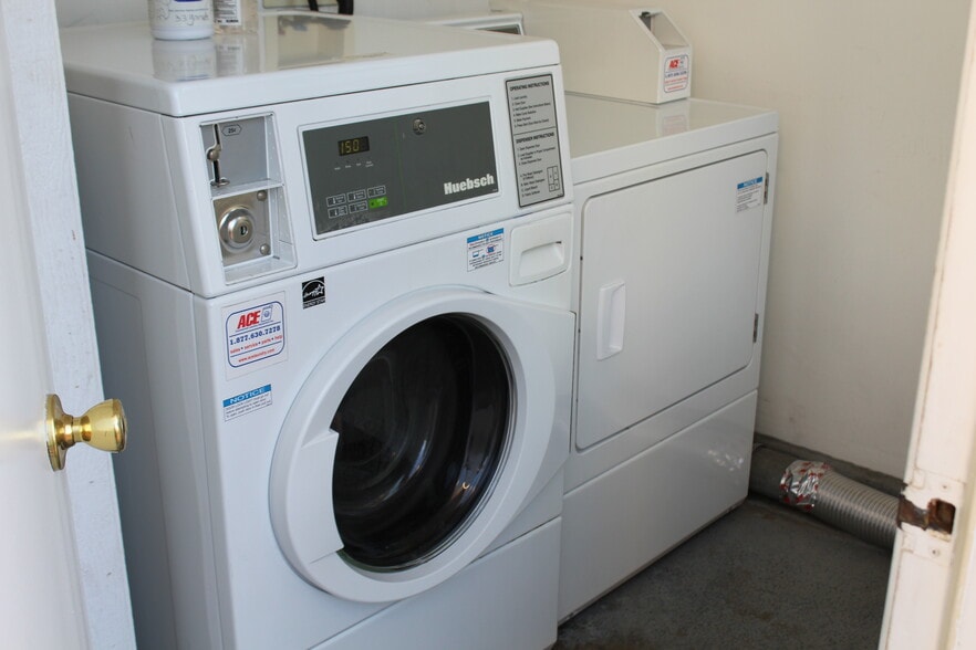 Laundry Room - 33 Granada Ave
