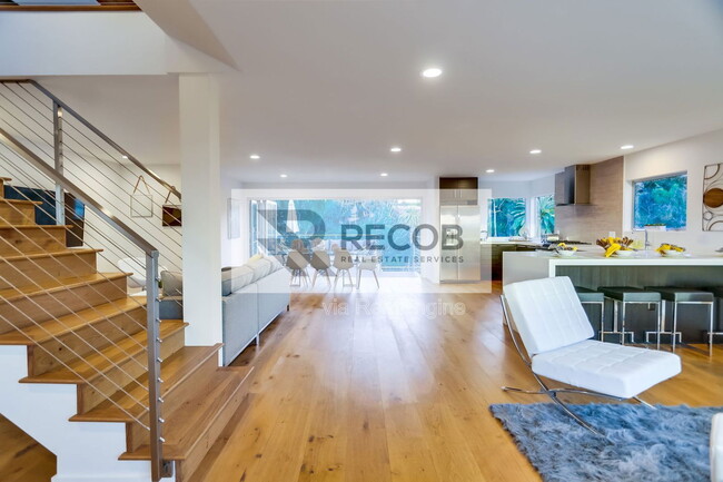 Building Photo - 2641 Curlew St