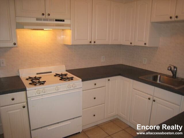 Building Photo - 60 Egmont St