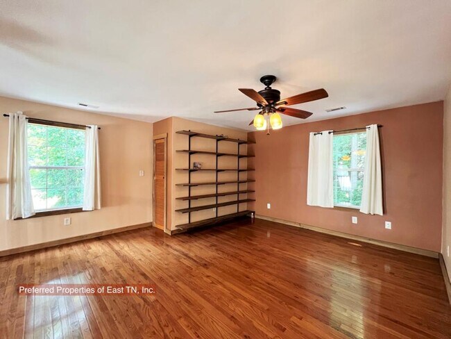 Building Photo - 709 Brown Mountain Rd