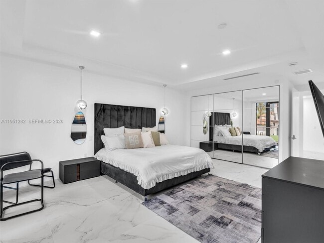 Building Photo - 3010 Alton Rd