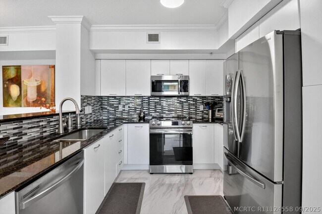 Building Photo - 625 Casa Loma Blvd