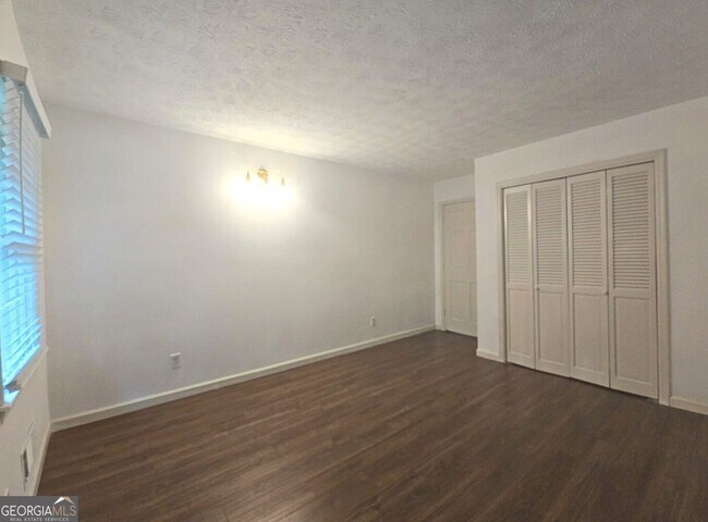 Building Photo - 2821 Meadowlark Trail NW