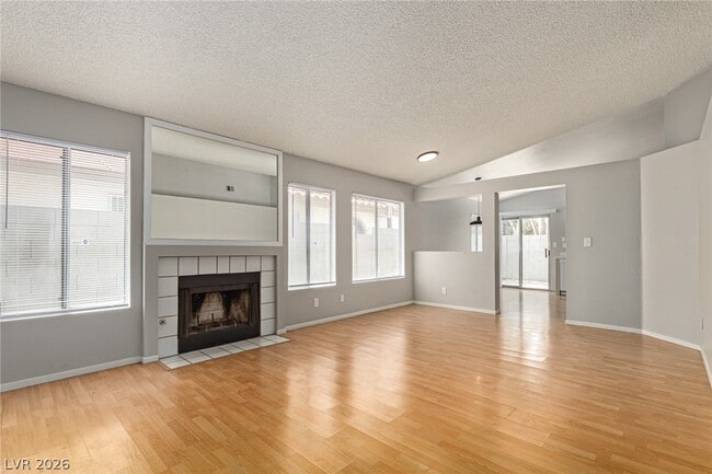 Building Photo - 2689 Rungsted St