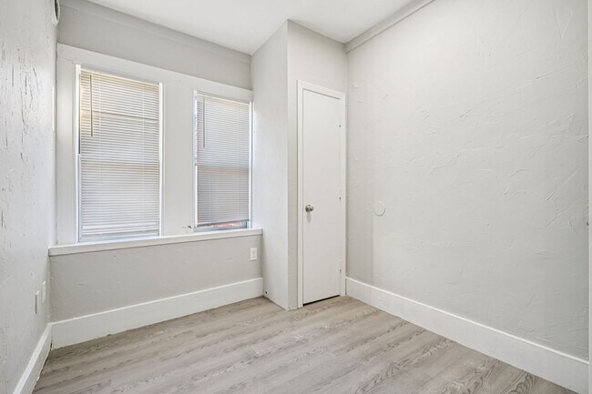 Building Photo - 71 Almont St