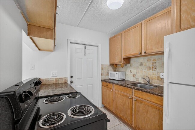 Building Photo - 821 Lighthouse Dr