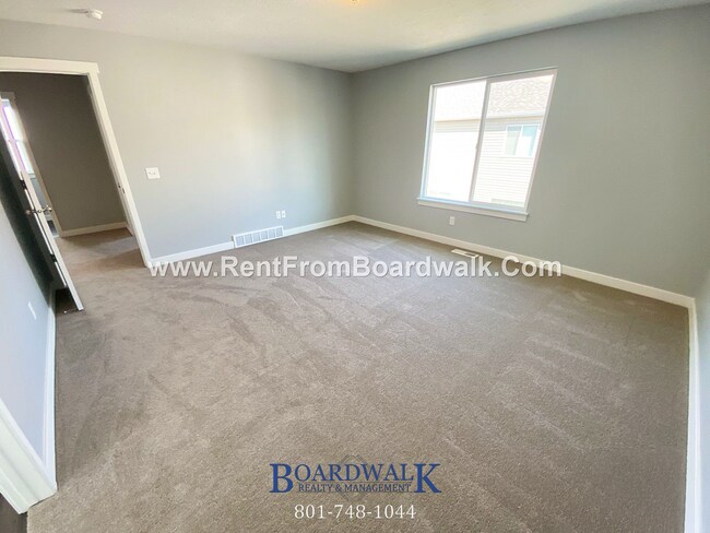 Building Photo - Single Family Home In Beautiful Community!