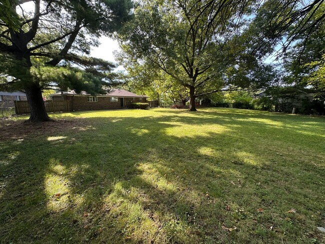 Building Photo - 9630 Downes Ct
