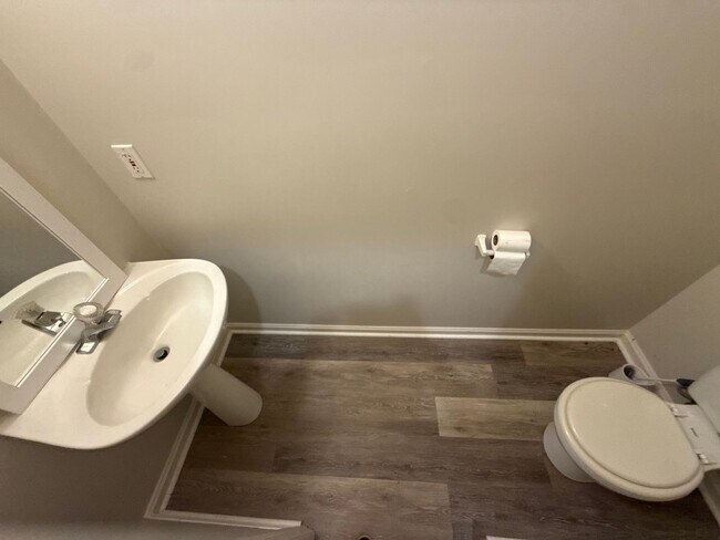 Building Photo - 500-502 Greentree