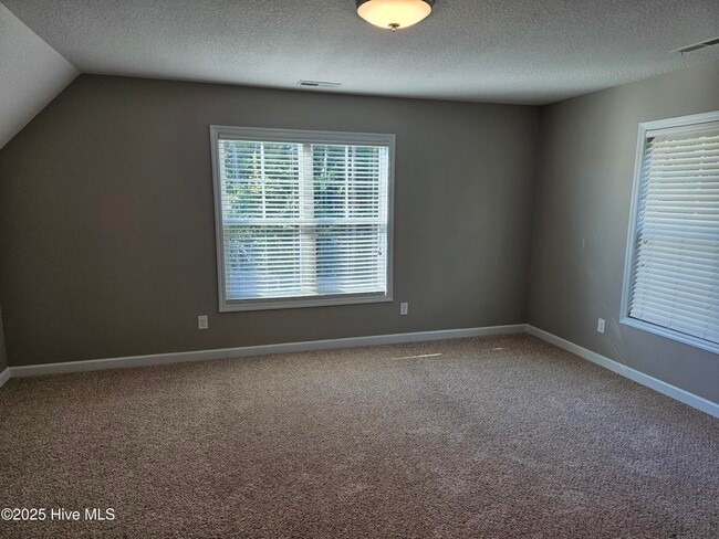Building Photo - 609 Winfall Dr