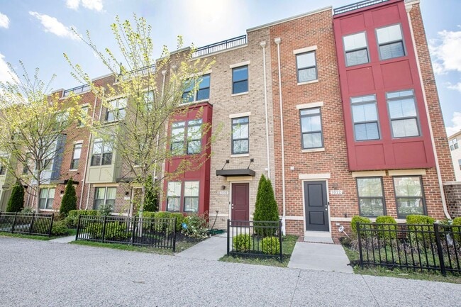 Primary Photo - 1020 N Durham St