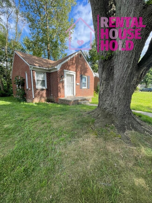 Building Photo - NEW LISTING | 2 BEDS 1 BATH | BASEMENT | G...