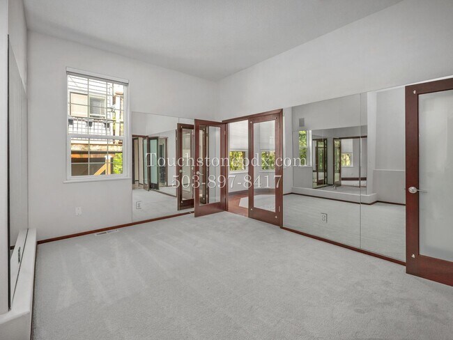 Building Photo - 6254 SW Burlingame Ave