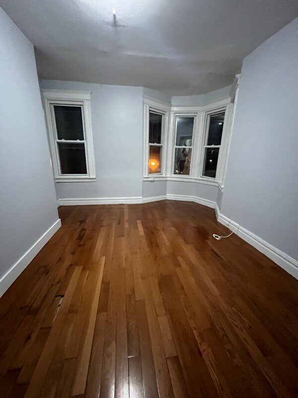 Building Photo - 827 S 14th St