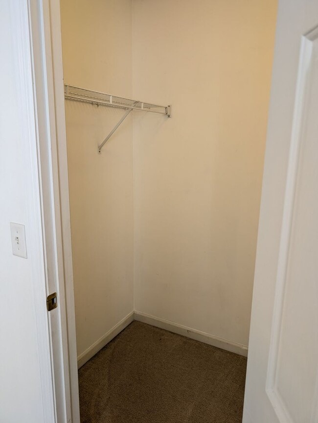 Building Photo - AVAILABLE NOW! 3 Bedroom Ranch with 2 Full...