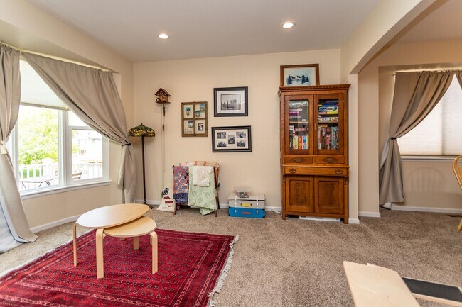 Building Photo - Charming 4-Bedroom Home in Prime Location!!!