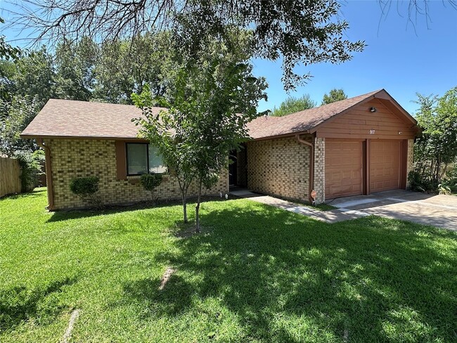 Building Photo - 917 Cherrywood Trail