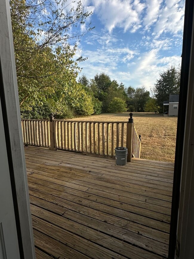 Building Photo - 3 Bedroom 2 Bath in East Tuscaloosa