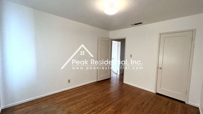 Building Photo - 3 br, 1 bath House - 2373 Anita Ave