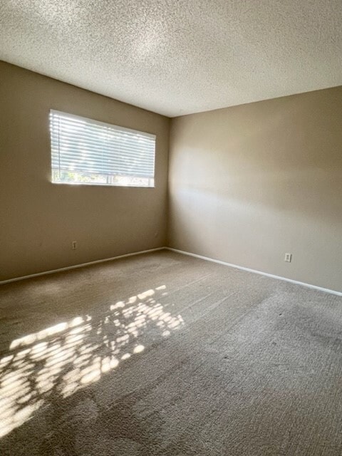 Building Photo - 901 Veterans Dr