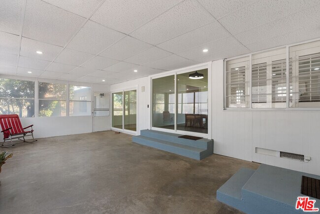 Building Photo - 6739 Garces Ave