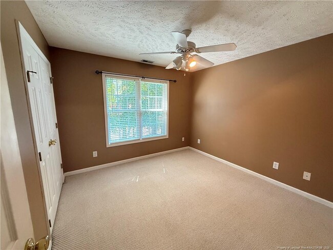 Building Photo - 89 Harborview Dr