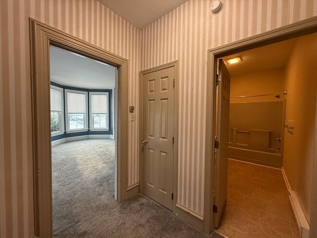 Building Photo - Pine Grove Mills Apartment!