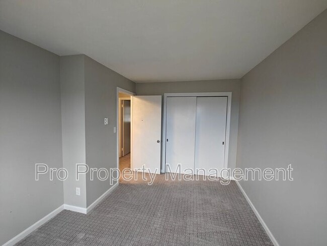 Building Photo - 18 Broadview Terrace