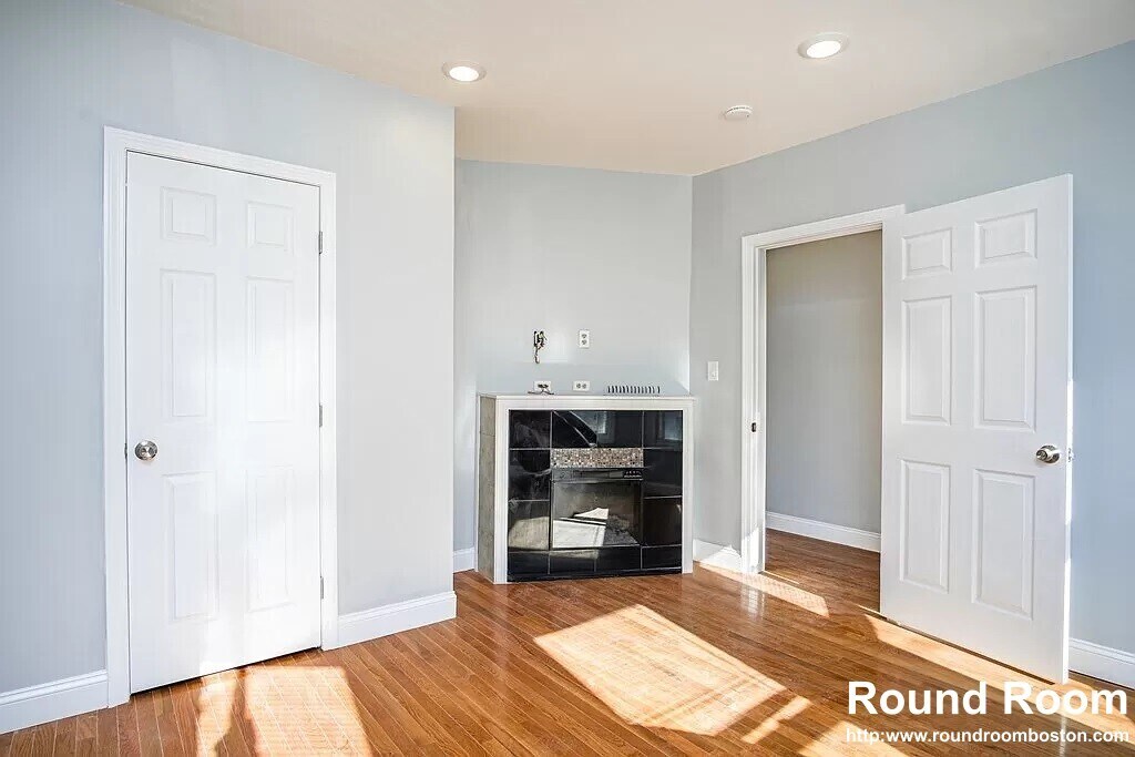 Building Photo - 28 Moreland St