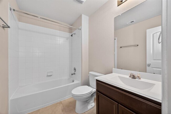 Building Photo - 3026 Village Creek Dr