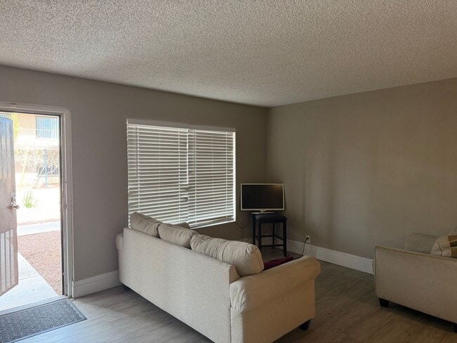 Building Photo - 1 Bedroom 1 Bath In Central Las Vegas