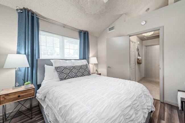 Building Photo - 20514 Blue Beech Dr