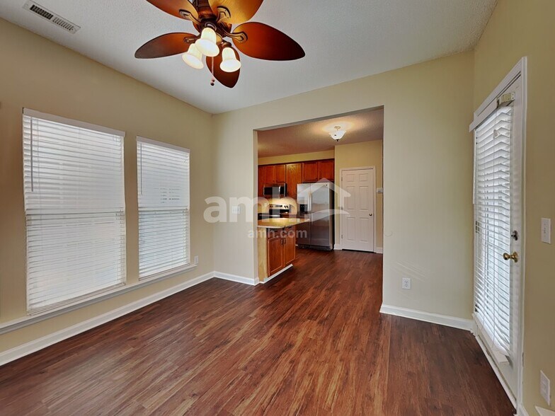 Building Photo - 808 Vonkramer Ct