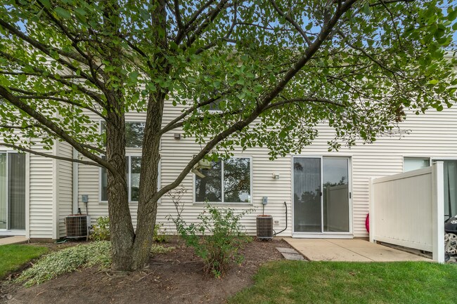 Building Photo - 3071 Autumn Lake Dr