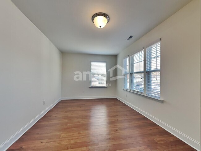 Building Photo - 6835 Thistle Down Dr