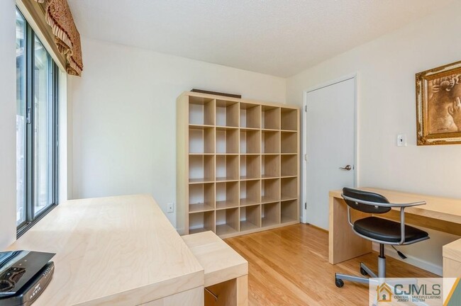 Building Photo - 67 Carriage Pl
