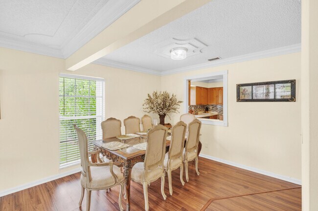 Building Photo - 1350 Riverside Cir