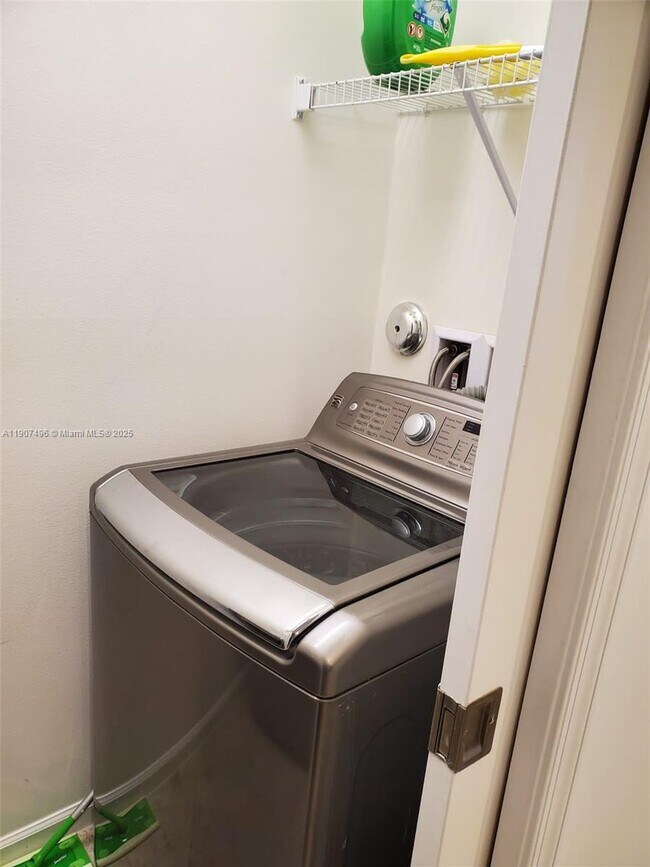 Building Photo - 1430 NW 48th Dr